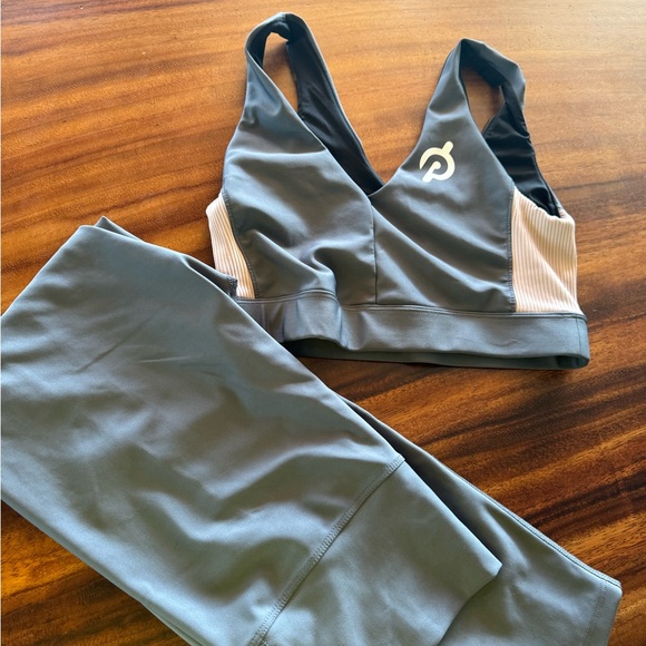 Workout Clothes - Picture 4 of 5